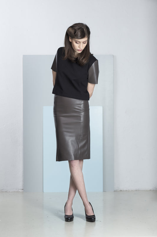 Tilda T- shirt with leather sleeves